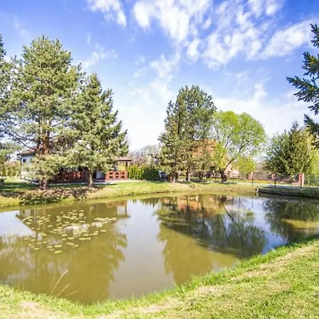 Apartament Biały Nad Stawem