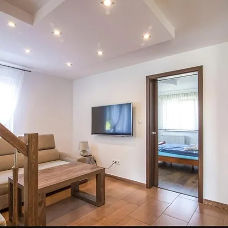 Apartament Biały Nad Stawem