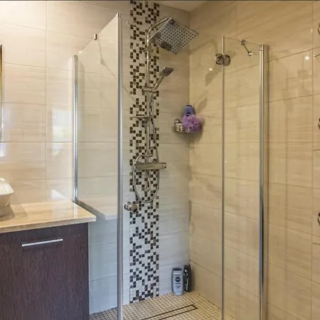 Apartament Biały Nad Stawem *